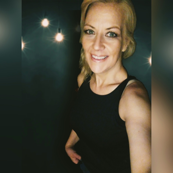 Meet your Posher, Sheila - Picture 1 of 1